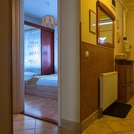 Iringo Apartman *