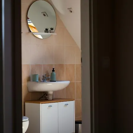 Iringo Apartman *